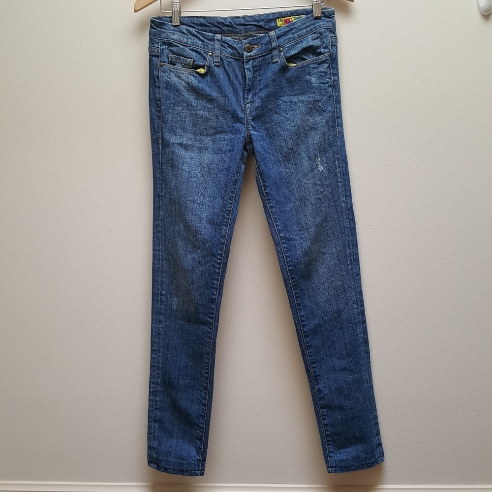 BLANK NYC distressed jeans sz 28